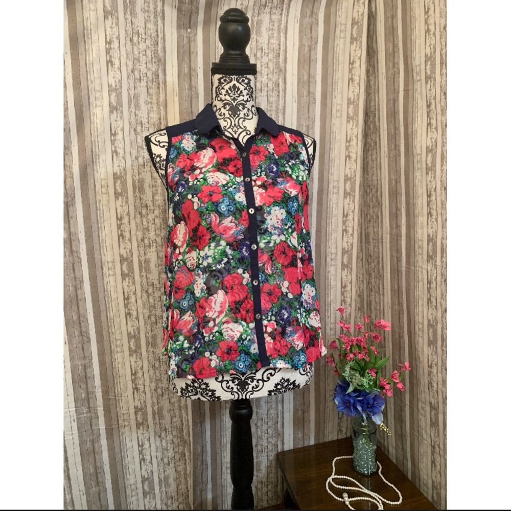 4/$15 Wet Seal Open-Back Floral Top